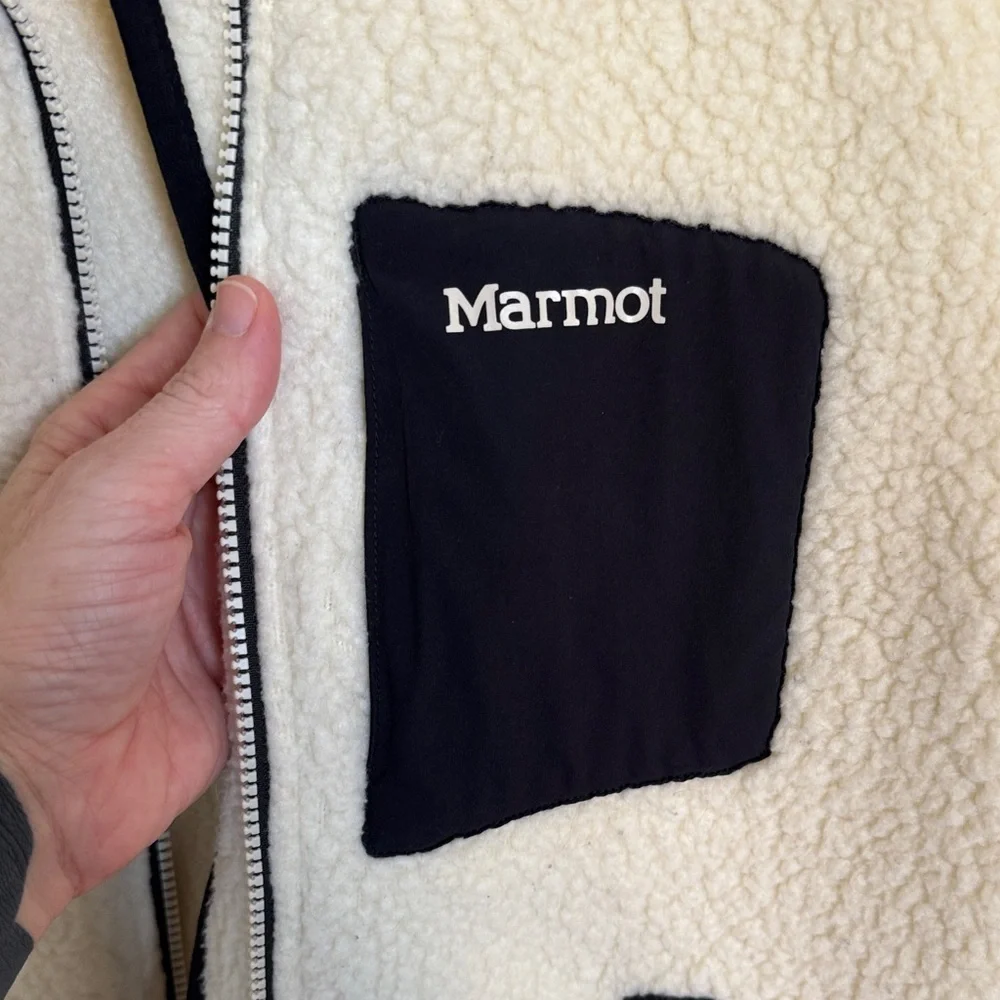 Marmot Women's Cream and Black Fleece Polartec Jacket - Picture 10 of 10